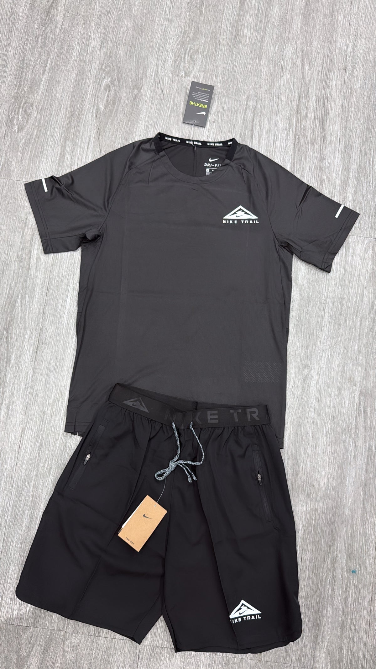 Ensemble Nike trail