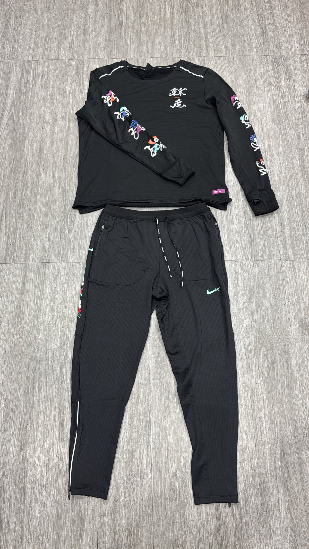 Ensmblou nike Tokyo bas et veste