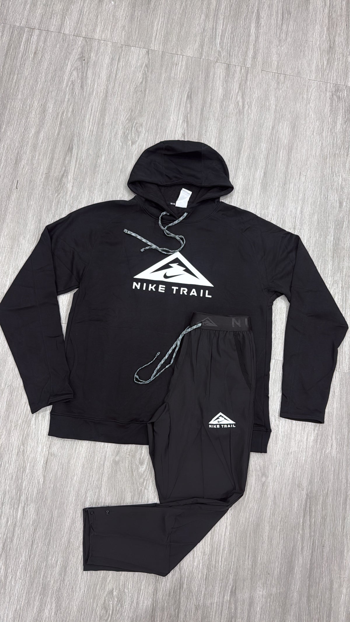 Ensemble Nike trail